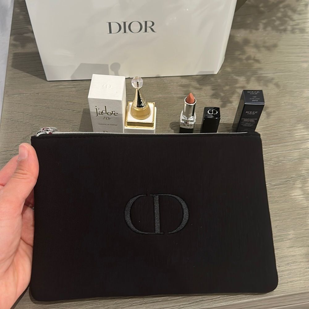 Christian Dior cosmetics bag, lipstick and perfumee - Picture 7 of 10